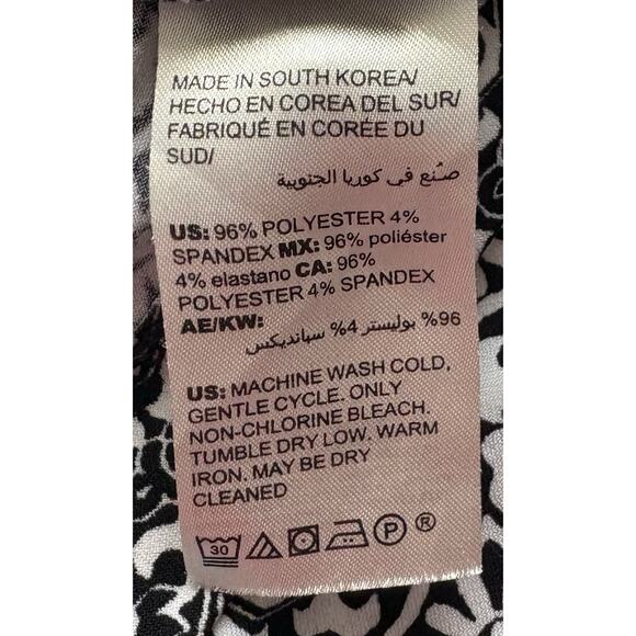 Chico’s Black and White Stretchy Blouse Knotted Side Size 4 (XXL) - Picture 3 of 3